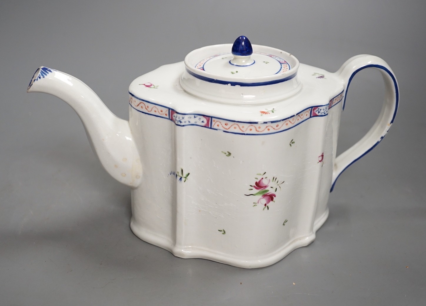 An early Newhall teapot and cover - 14.5cm tall